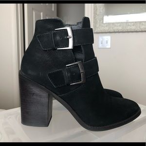 Black leather ankle boots ,size 7.5